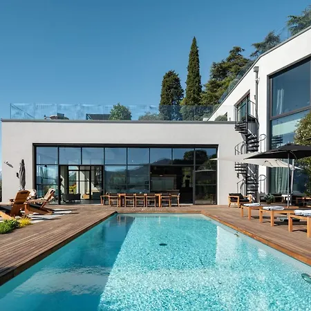 Incredibly Luxurious Vip Class On The Shores Of Tatil Evi Menaggio